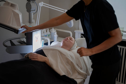 Akne Behandling (Optimum Derma)